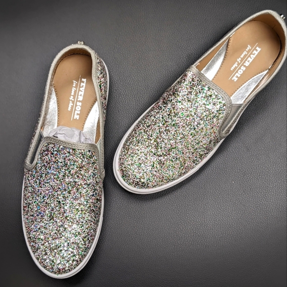 NWT Size 8 Glitter Slip on Sneaker - Picture 2 of 5